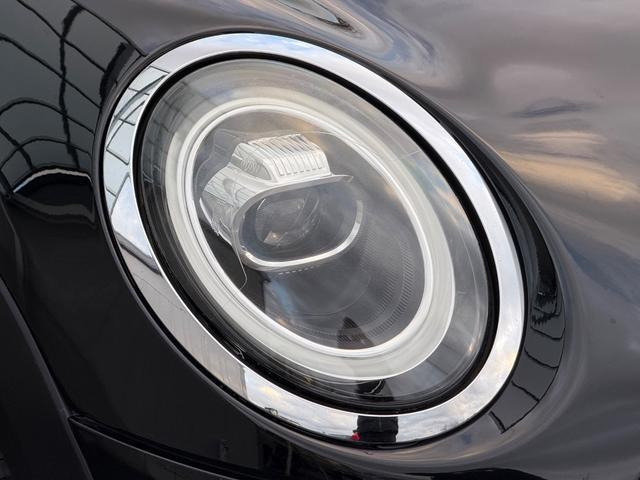 LED�w�b�h���C�g�̓f�U�C���������ł͂Ȃ���Ԃ̈��S���ɔ��Ɍ��ʂ𔭊����܂�!