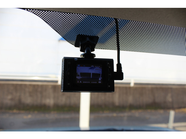 ���ԓ������ɂ����Ă͐�p�̓���ȍޗ����g�p���N���[�j���O���s���Ă���܂���