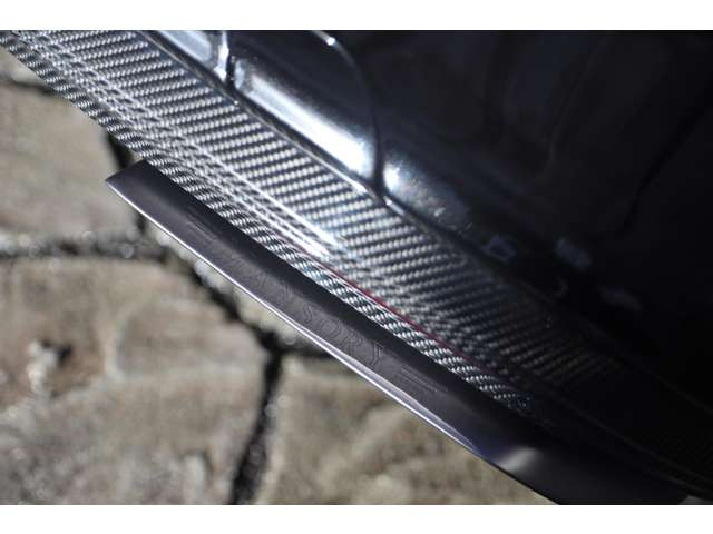 MANSORY��p�}�t���[�J�b�^�[�ɂ����S�̍��󂲂����܂��B