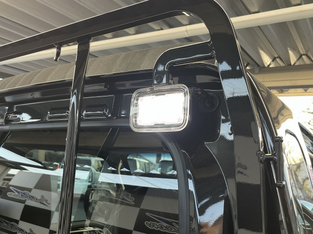 �ב�LED���C�g���ځ�