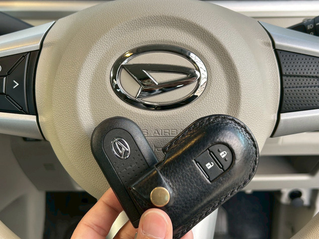 スマートキーにプッシュスタートで乗り降りからエンジンスタートまで楽々♪♪