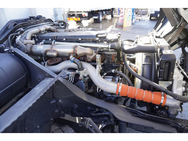 �L�x�ȃg���b�N�A���p�ԁA�n�C�G�[�X�Ȃǎ�舵���Ă���܂��B��xHP�������������Bhttp://www.vantruck.co.jp/