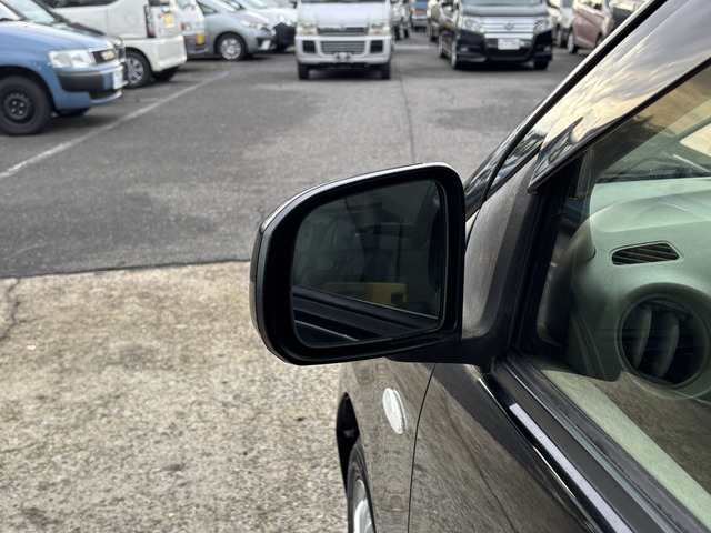 �y�x�����z���i�X�z���Ԃ������������܂��āA���ɗL�������܂��B�݌Ɏԗ��ɂȂ�܂��̂ŁA���񂲓s���̋X�������ɁA���ɗ��ĉ������B���X�\��������ƁA���ē����X���[�Y�ł��B