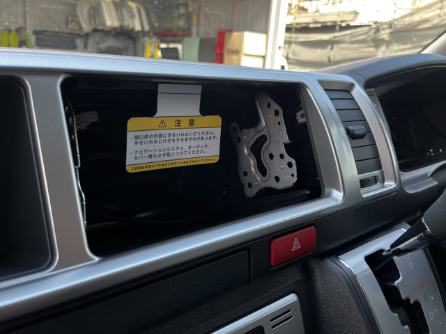 ナビ・フリップダウンモニター・ドライブレコーダーなど電装系のカスタムも得意としております♪お気軽にお申し付けください(^^♪