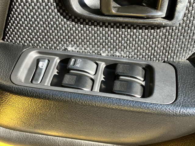 ���^�]�Ȃ̓I�[�g�p���[�E�C���h�E�Ń��N���N�J��