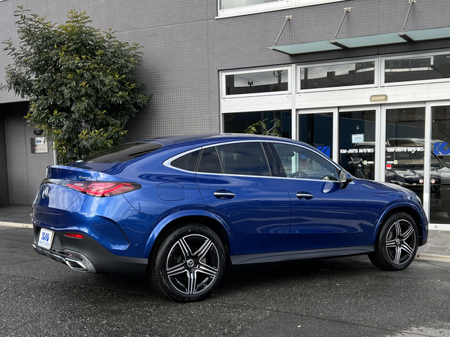 �{�f�B���F�z�C�[���A�[�`�ŁA�{�f�B�ƈ�̊��̂���X�^�C���b�V���ȃf�U�C����