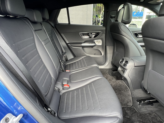 ��Ȃɂ��A�V�[�g�q�[�^�[���t���Ă���܂��B