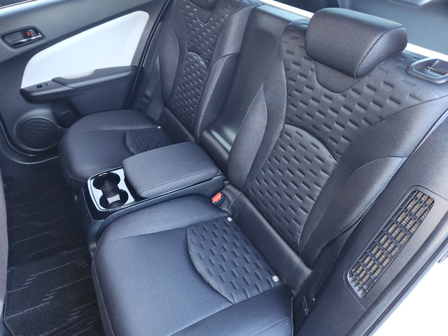 �����Ђ̍Ŋ��w��JR�z����A���w�ɂȂ�܂��B�w����̑��}������܂��̂ŁA�d�Ԃł����X�����ꍇ�͎��O�ɂ��\���t���������B