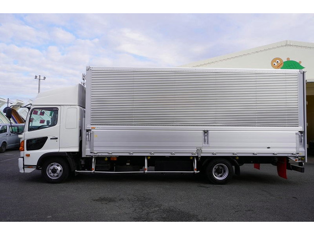 全国納車可能です!!特殊な車両も扱っているので遠方のお客様にも実績があります。遠方のお客様には陸送費など全力で交渉いたしますのであきらめずに一度お問合せ下さい。