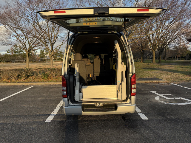 �Ԍ��A�_�������A���̓��̏C���ȂǃA�t�^�[�T�[�r�X�����S�B