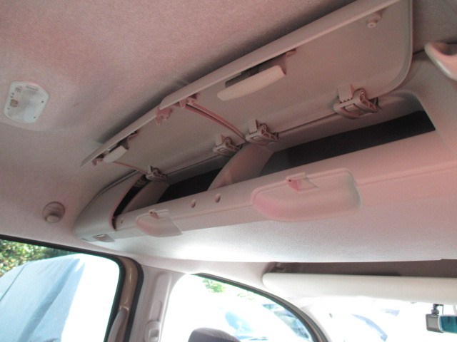 ���A����