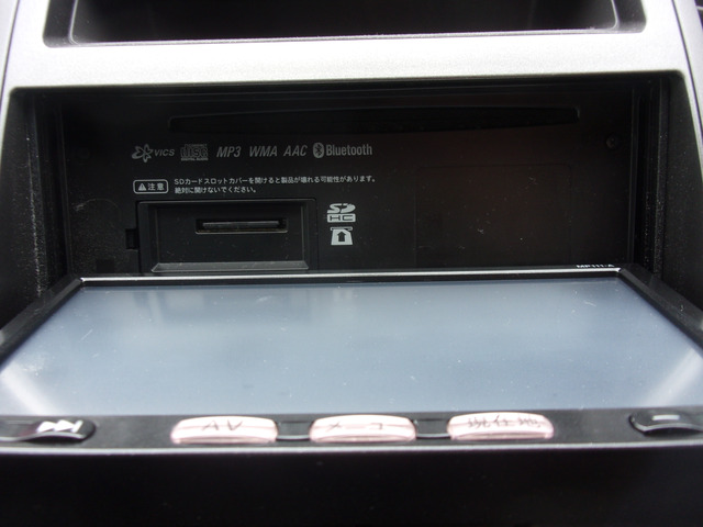 CD,DVD,SD�J�[�h�X���b�g���B