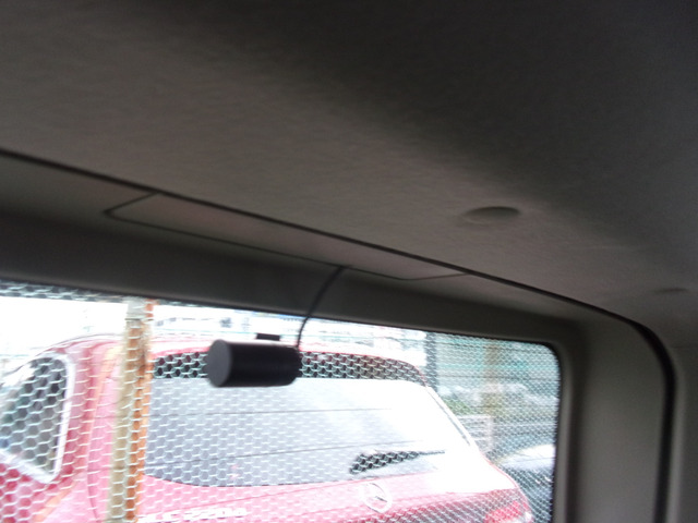 �h���C�u���R�[�_�[�͑O��ɑ����B