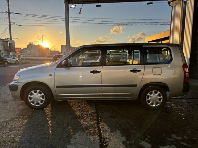 �y�x�����z���i�X�z���Ԃ������������܂��āA���ɗL�������܂��B�݌Ɏԗ��ɂȂ�܂��̂ŁA���񂲓s���̋X�������ɁA���ɗ��ĉ������B���X�\��������ƁA���ē����X���[�Y�ł��B