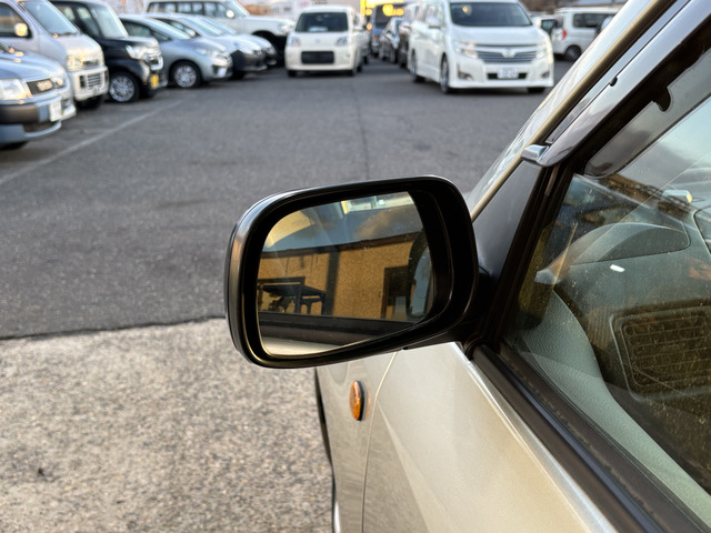 �y�x�����z���i�X�z���Ԃ������������܂��āA���ɗL�������܂��B�݌Ɏԗ��ɂȂ�܂��̂ŁA���񂲓s���̋X�������ɁA���ɗ��ĉ������B���X�\��������ƁA���ē����X���[�Y�ł��B