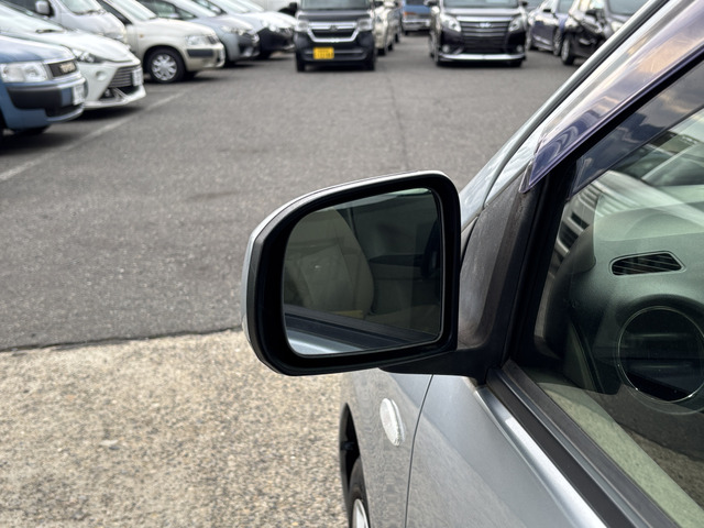 �y�x�����z���i�X�z���Ԃ������������܂��āA���ɗL�������܂��B�݌Ɏԗ��ɂȂ�܂��̂ŁA���񂲓s���̋X�������ɁA���ɗ��ĉ������B���X�\��������ƁA���ē����X���[�Y�ł��B