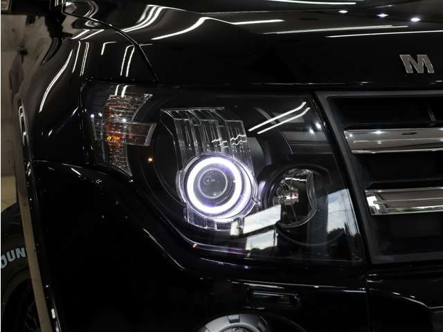 �C���i�[�u���b�N�A���ELED�C�J�����O���C�g�t�w�b�h���C�g�𑕒����܂����B