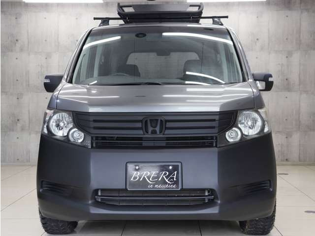 �t�����g�r���[�͏����K�����^���b�N�J���[�ƃ}�b�g�u���b�N�œh�蕪���A�I�V�����ȃt�����g�r���[�Ɏd�オ���Ă���܂��B