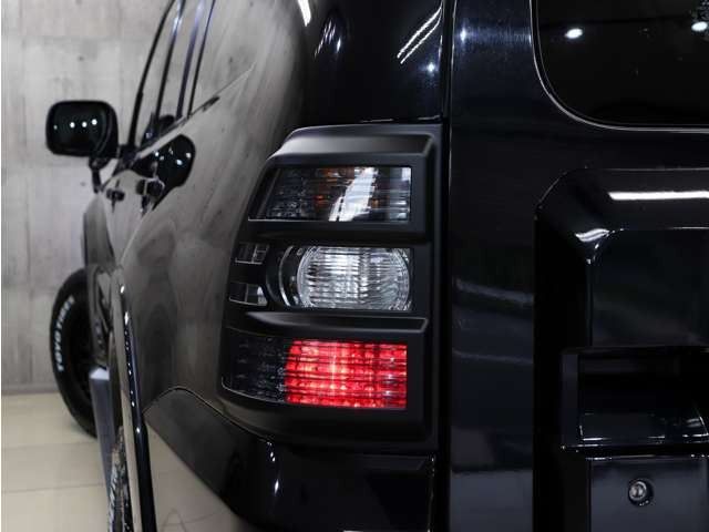 �}�b�g�u���b�N�h���ς݂̃e�[�������v�v���e�N�^�[�𑕒����A���A���猩�Ă������ȕ��͋C�������o���Ă���܂��B