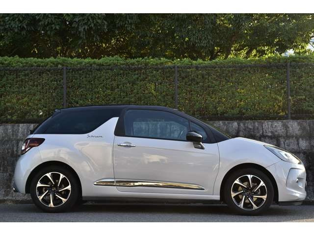 �y�C�����ǂ����[�Ԓv���܂��z�d�グ���X�^�b�t�ɂ��A��p�|���b�V���[�ɂ��{�f�B�̖����d�グ�A�z�C�[���A�^�C���n�E�X�����̐��|�A�����̍R�ۃN���[�j���O�A�e���X�C�b�`�A�n���h���A�ו��̐��|���s���܂��B