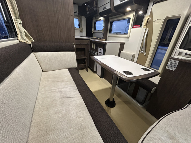 �L�����s���O�J�[����҂��炨��芷���܂ő��l�ȓ�[�Y�ɓ����郌�C�A�E�g!