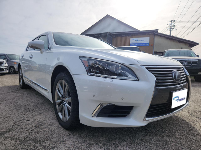 ���������H���s�ł͏d�󂳂��N���[�Y�R���g���[������������Ă���܂��B�A�N�Z���𓥂܂��ɐݒ肵�����x�ő��s���܂��B