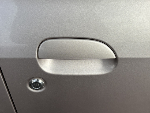 �y�x�����z���i�X�z���Ԃ������������܂��āA���ɗL�������܂��B�݌Ɏԗ��ɂȂ�܂��̂ŁA���񂲓s���̋X�������ɁA���ɗ��ĉ������B���X�\��������ƁA���ē����X���[�Y�ł��B