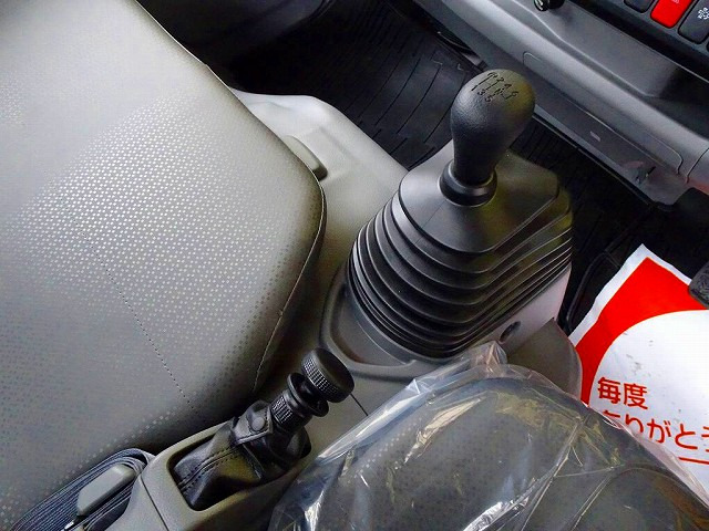 �t���A6MT �d���p�[�L���O�u���[�L