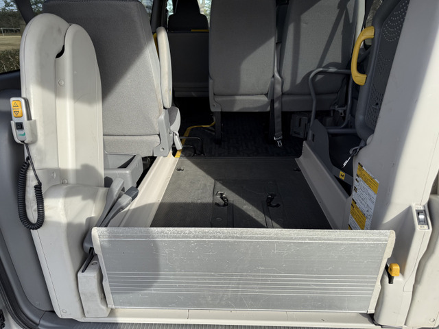 �Ԍ��A�_�������A���̓��̏C���ȂǃA�t�^�[�T�[�r�X�����S�B