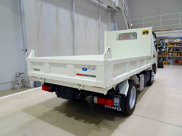 ���⍇���Ǘ�No.B569 R7 �f���g�� 2t FJL �x�����X�����_���v ���g�p�� ���o�^�x��ԗ�/2022(R4)�N��