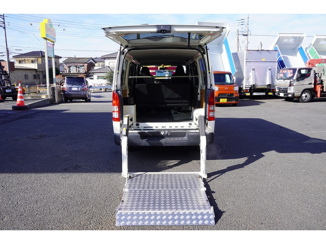 豊富なトラック、商用車、ハイエースなど取り扱っております。一度HPご覧ください。http://www.vantruck.co.jp/
