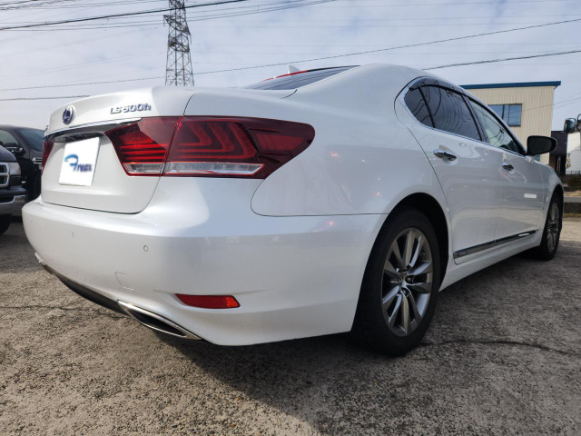 �����x�����z�ɂ́A����p(�ŋ�)�Ȃǂ��܂߂ĎZ�o���Ă���܂��B���X�͕s�����ȏ���p�͈�؂����v���܂���B���Зl�Ƃ͎x�����z���ׂĂ݂Ă��������B