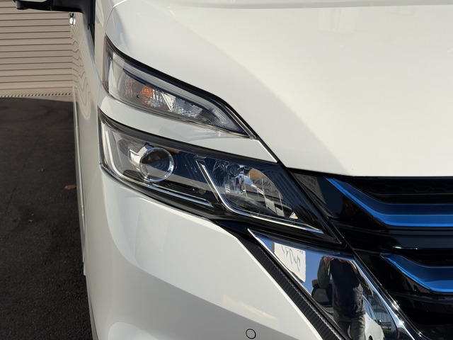 �yLED�w�b�h���C�g�z���V����ԑ��s�����ǍD�Ȏ��E���m�ۂ����S���ĉ^�]�ł��鍂�P�xLED�w�b�h���C�g�𑕔�!�_�����x�������A����d�͂��}�����Ă��܂��B