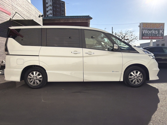 �y�O�� �E���z