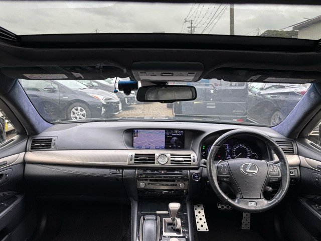 �A�C�|�C���g�������A���Ɍ����炵�̗ǂ��R�b�N�s�b�g�̓����O�h���C�u�ɍœK�B��x�������a�݂��ł��B