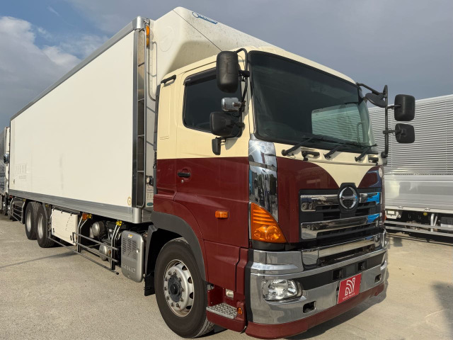 プロフィア冷凍冷蔵車