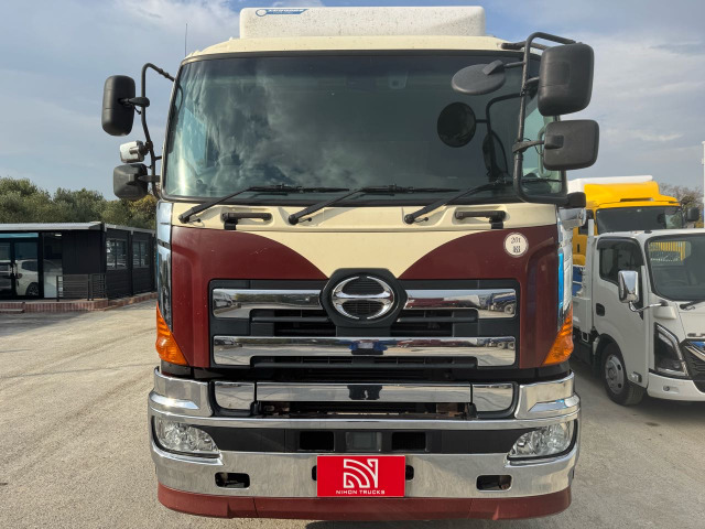 プロフィア冷凍冷蔵車