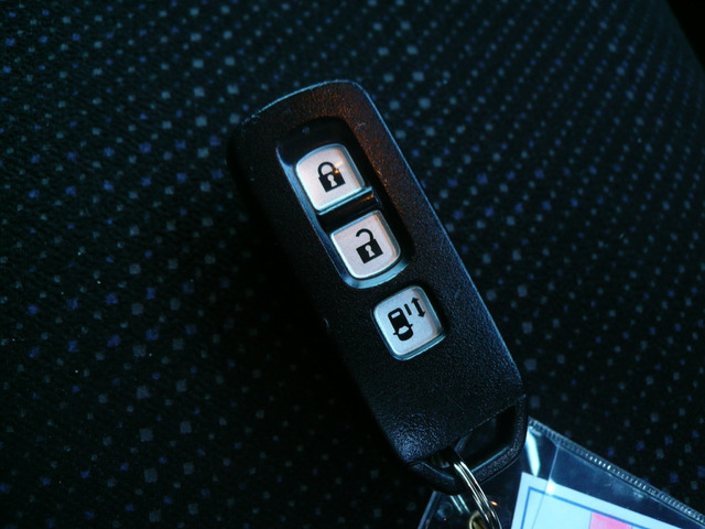 �����d���X���C�h�h�A�J�X�C�b�`�t���X�}�[�g�L�[�������^�b�`�Ńh�A�̊J�E���̊J���߂��ł���̂Ŏg�����肪�����ł���!