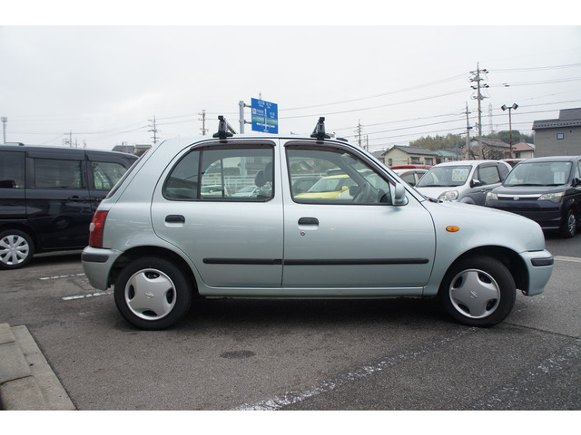 エンジン、ミッションなど金額の大きな箇所も無料修理♪代車もご用意!☆自社保証☆安心3ヶ月間の無料保証付。カーセンサーアフター保証も有り☆1年〜2年更新保証もご用意有ります。輸入車は1年保証〜有償のみです。