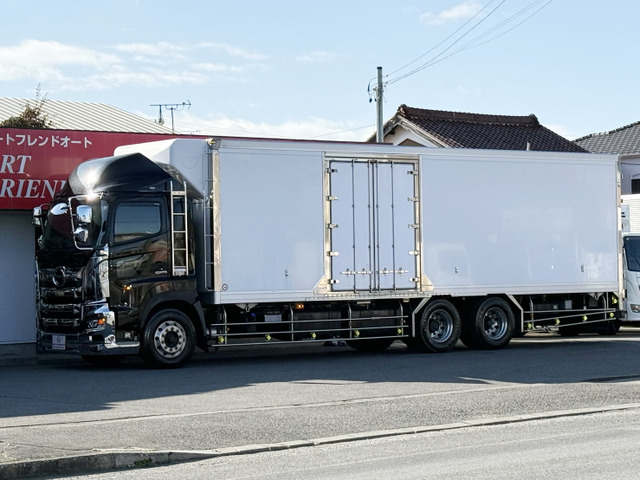 プロフィア冷凍冷蔵車