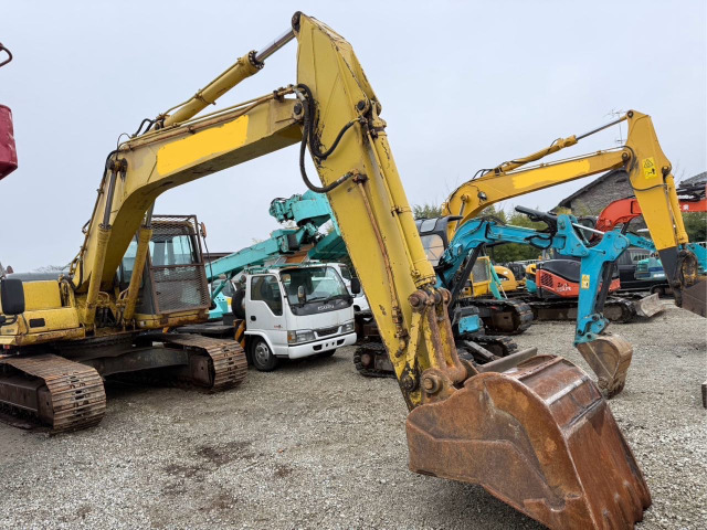 コマツ油圧ショベル