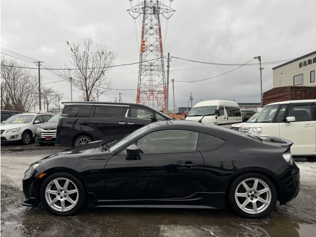 �c�Ǝ��Ԃ́A�ߑO10������ߌ�8���ƂȂ��Ă���܂��B���Ԃł̂����X������悤�ł�����Ŋ�w�܂ő��}���s���Ă܂��̂ł��C�y�ɂ��\���t�����������B�n���S�́w�h���x�A�d�Ԃ́w�����̗������O�x�ɂȂ�܂��B