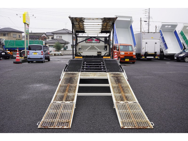 �V�Ԓ����������Ă���܂��B���g�p�̎ԂȂǂ����Ŕ[���������g���b�N����������u���Ă���܂��̂ł������������B