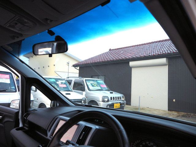 �n�[�t�t�����g�K���X�㕔�����̂̓V�F�C�h��g�b�v�V�F�[�h�ƌĂ΂�Ă���{�J�V�K���X�ō����������łȂ��^�]�Ȃ⏕��Ȃɍ������ޑ��z����}��������ʂ�����܂��B