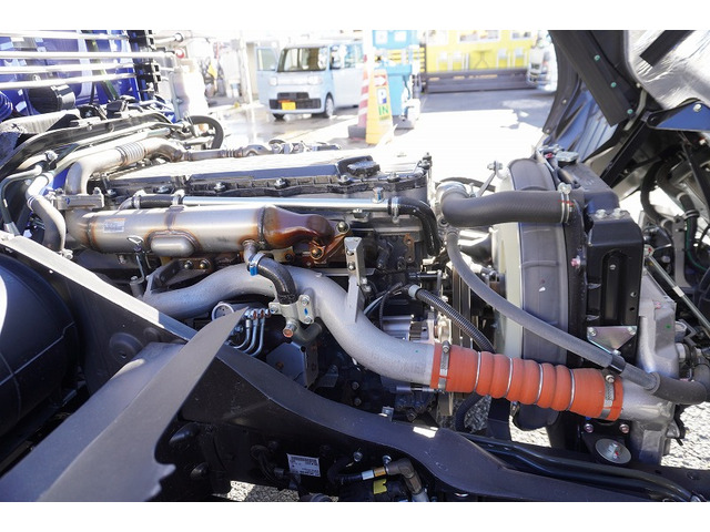 �L�x�ȃg���b�N�A���p�ԁA�n�C�G�[�X�Ȃǎ�舵���Ă���܂��B��xHP�������������Bhttp://www.vantruck.co.jp/