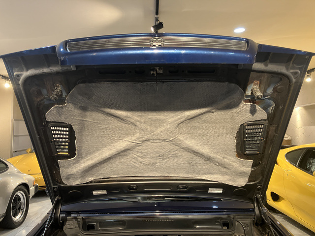 �w�b�h���C�g����̃{�f�B���F�̃J�o�[���A�o�d�l�̑傫�ȓ����ł��B