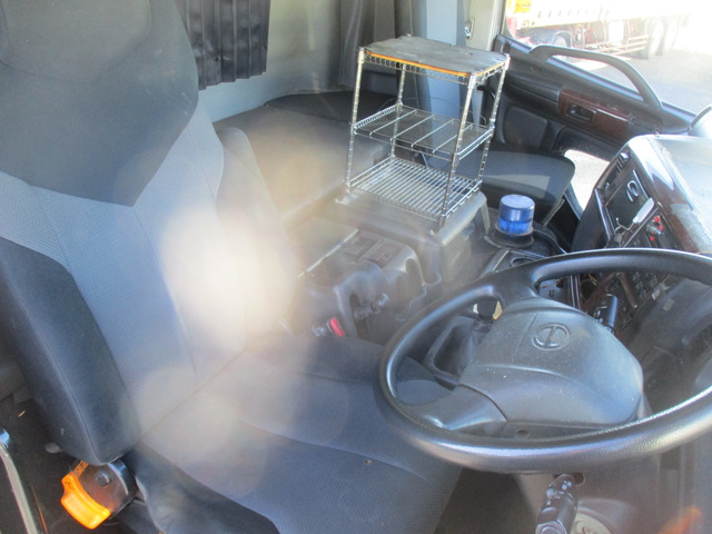 プロフィアダンプ