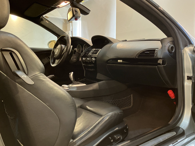 ���̒��_�ɗ��̂��A����M6�B