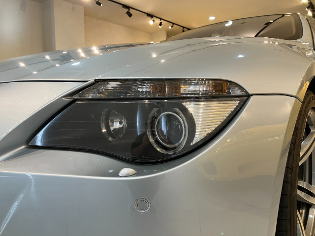 ���[�t���J�[�{���ł��邱�Ƃ�����킩��悤�ɁA�y�ʉ��ɂ������肪�Ȃ��A�t�����g�t�F���_�[���������ɑ����Ă�����A�{���l�b�g���y�ʂȃA���~�ɂȂ��Ă���܂��B