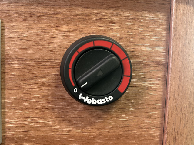 ��l�C��FF�q�[�^�[�t���ł��B�~������K�ɂ��߂��������܂��B�ԑ̂̔R�����g���̂ŔR���̕⋋�Ȃǂ��K�v�L��܂���!